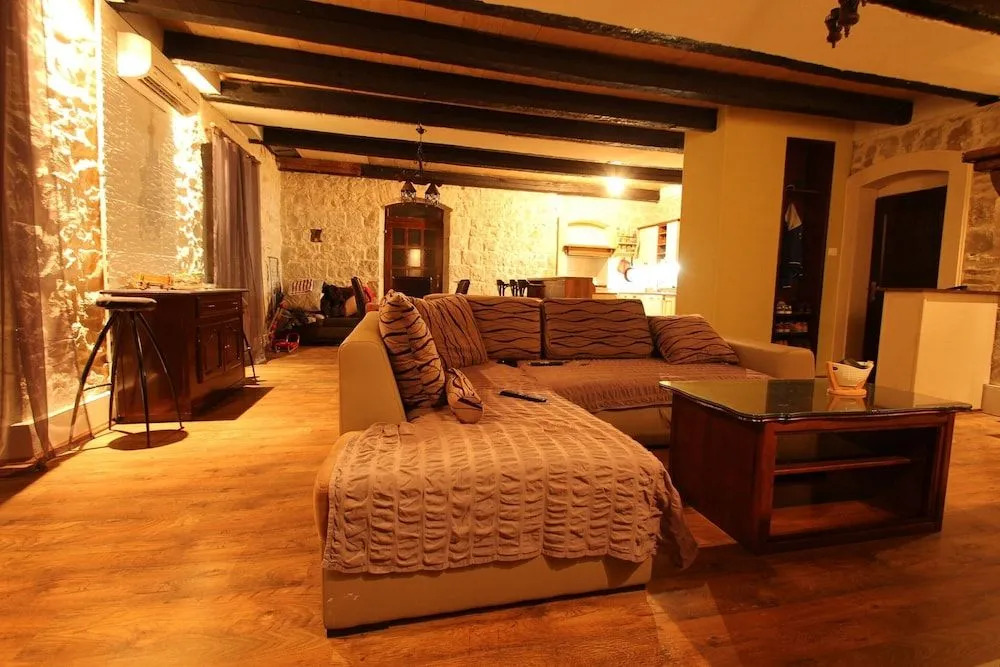 Apartment Vlado next to the beach