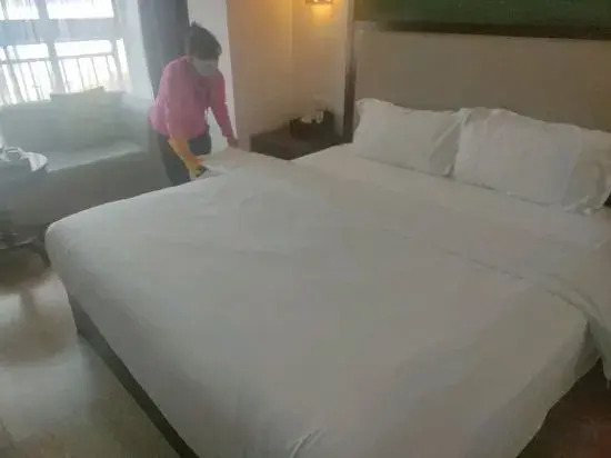 Haikou Xiangzhanglin Style Theme Hotel (Jinniuling Park Haiken Middle School)