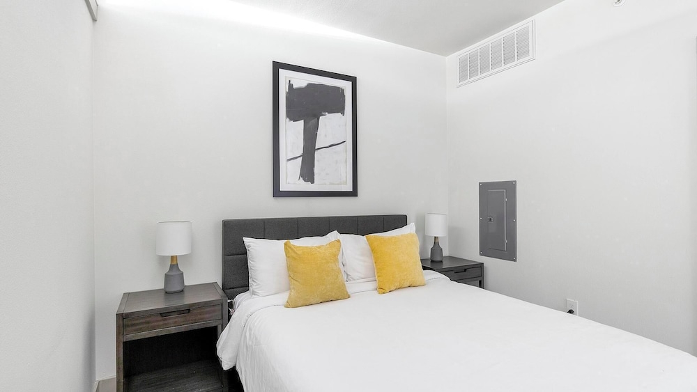 Landing Apartments near Dallas Medical District