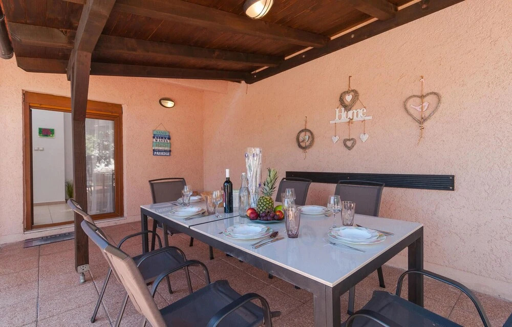 Beautiful Home in Mudri Dolac With Sauna, Wifi and 4 Bedrooms