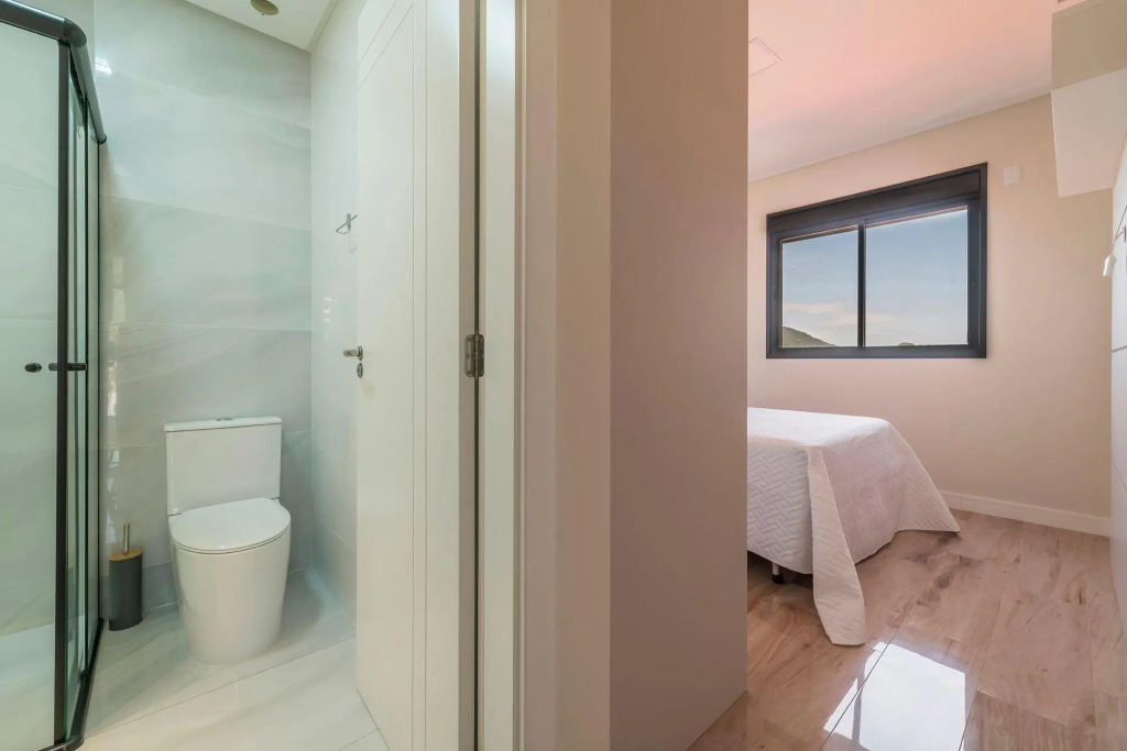 Apartamento 2 suítes em Bombas