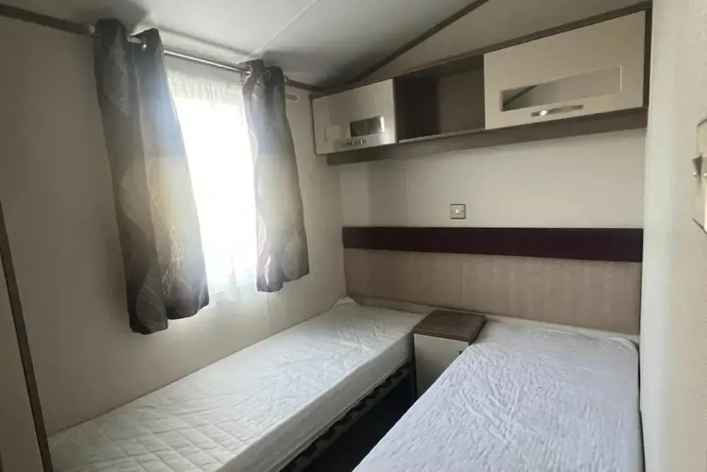 2 bed Platinum-sleeps 6-decking-free Parking