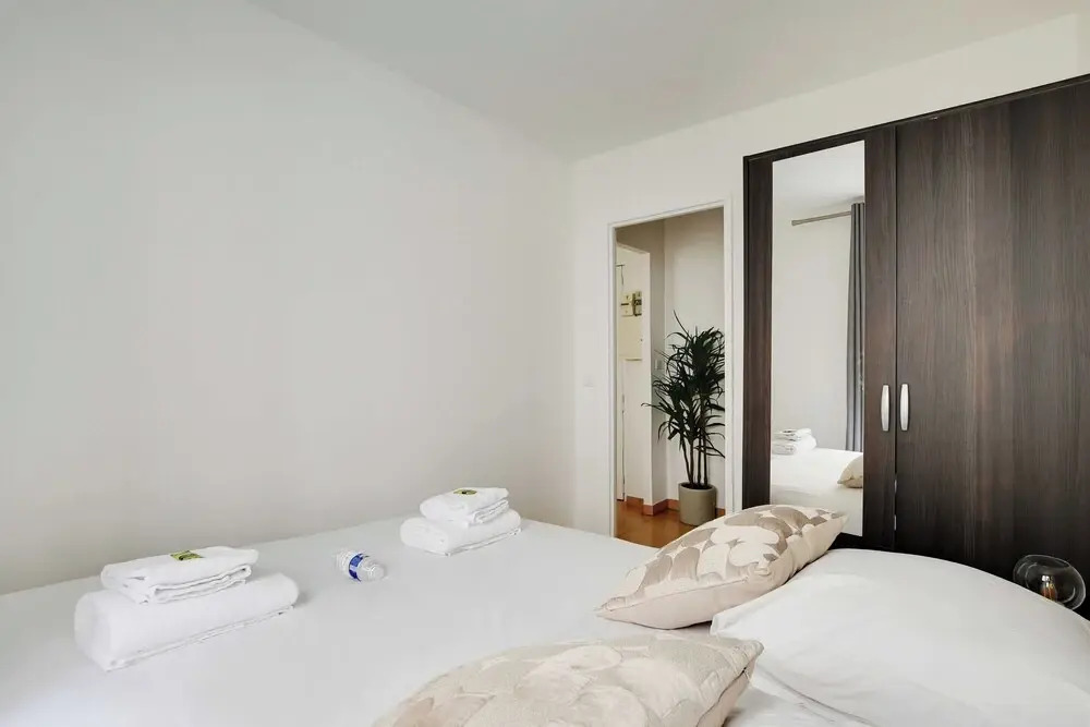 Urban Chic Apartment in Central Paris