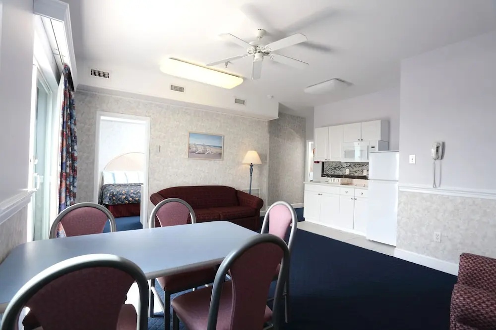 Adventurer Oceanfront Inn