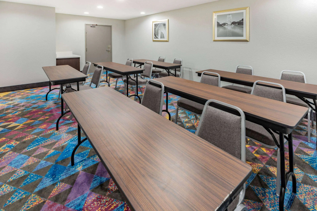 La Quinta by Wyndham Houston Southwest