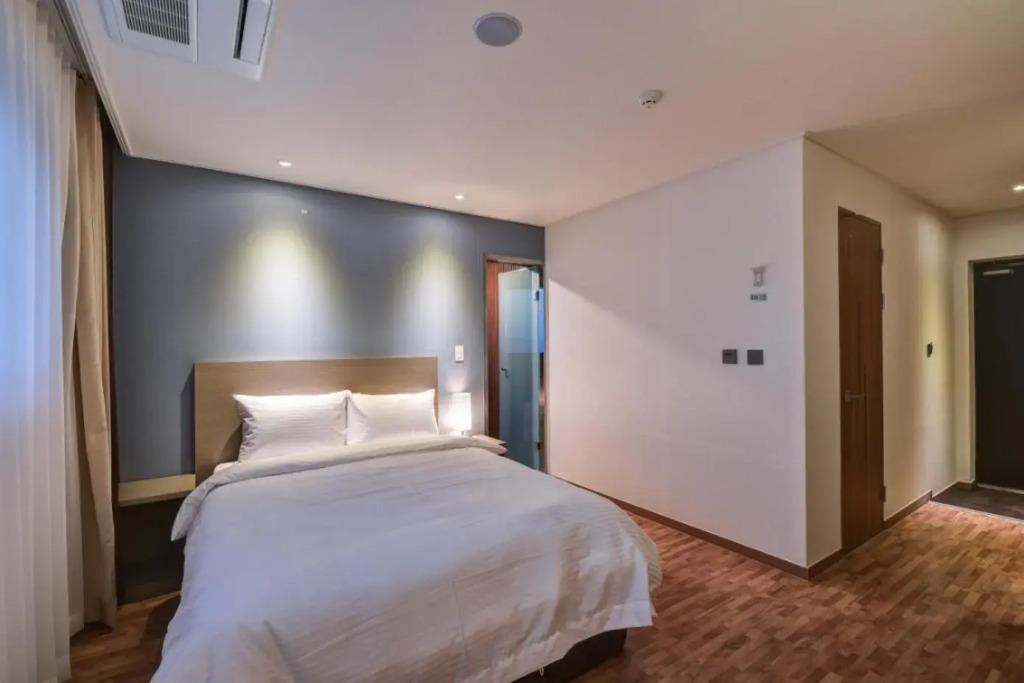 Sea Moon Tourist Hotel