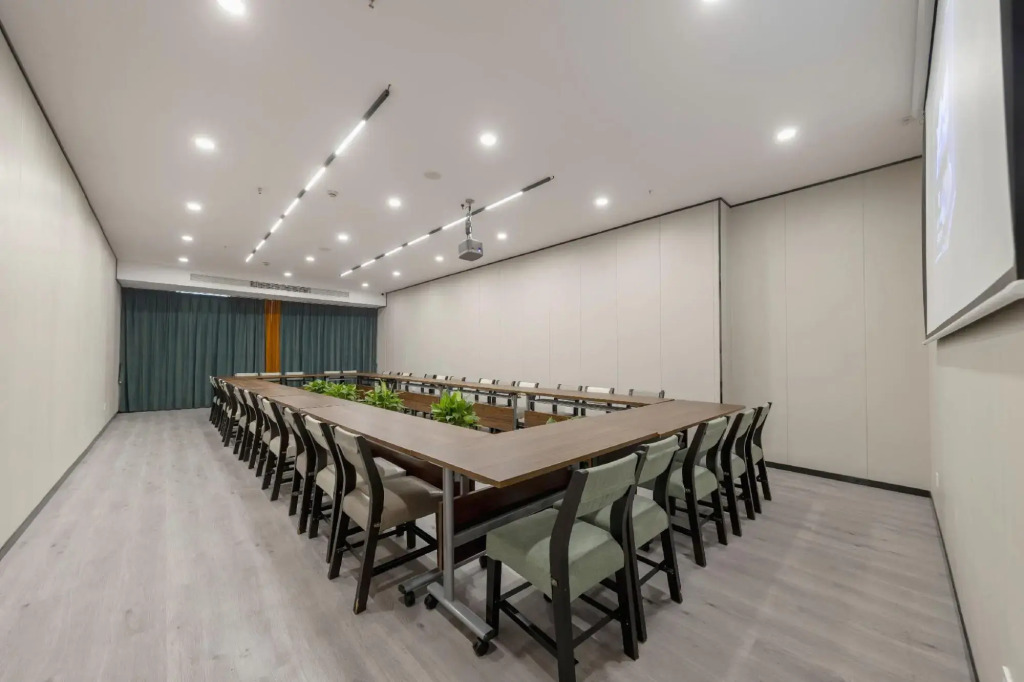 Changzhou Wall Resources | Noble Hotel, Benniu Airport Terminal Hotel, Newbei District