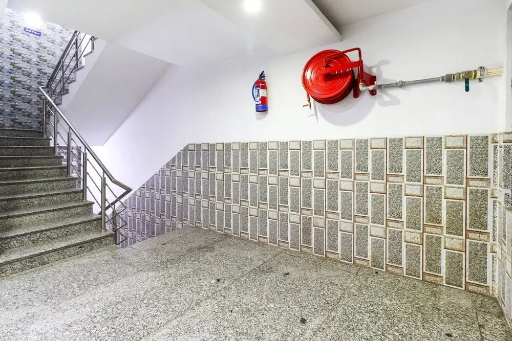 OYO 62748 Hotel Zeenat