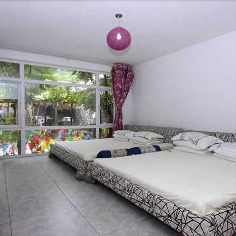 Shidu Renjia Moshang Huakai Holiday Courtyard