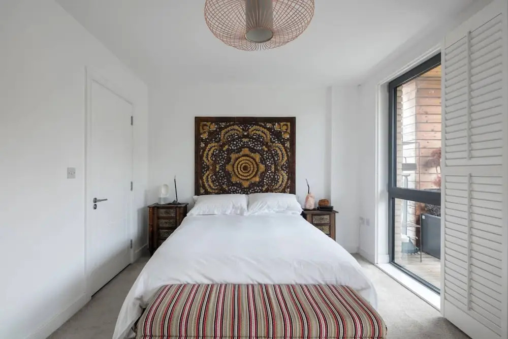 Stylish 2 Bedroom Apartment With Views of the River Lea