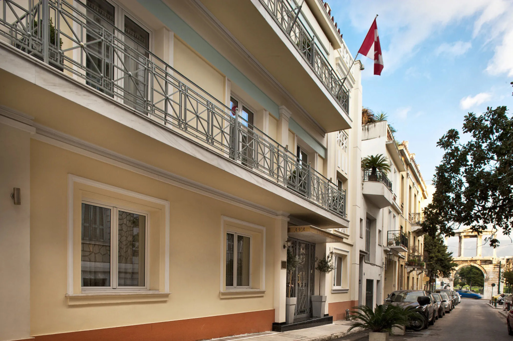 Ava Hotel and Suites