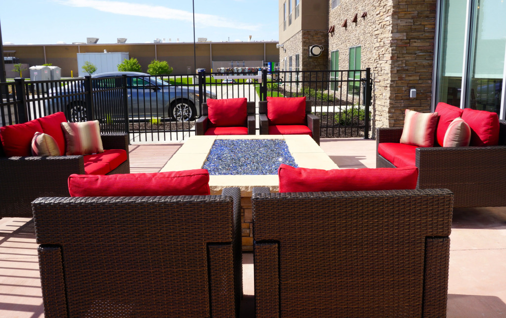 Holiday Inn Express & Suites Omaha - Millard Area by IHG