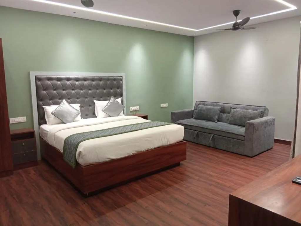 Palm Mystic Inn - Indiranagar