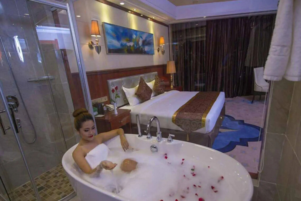 Star World Hotel
