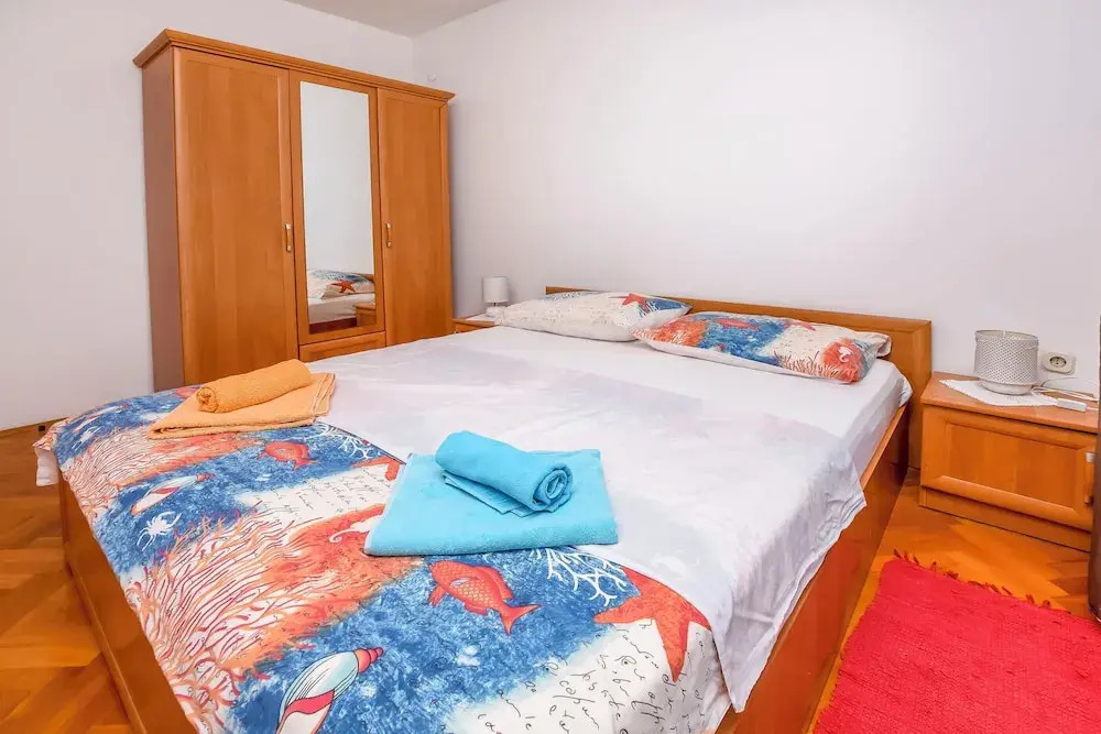 Apartments Ema