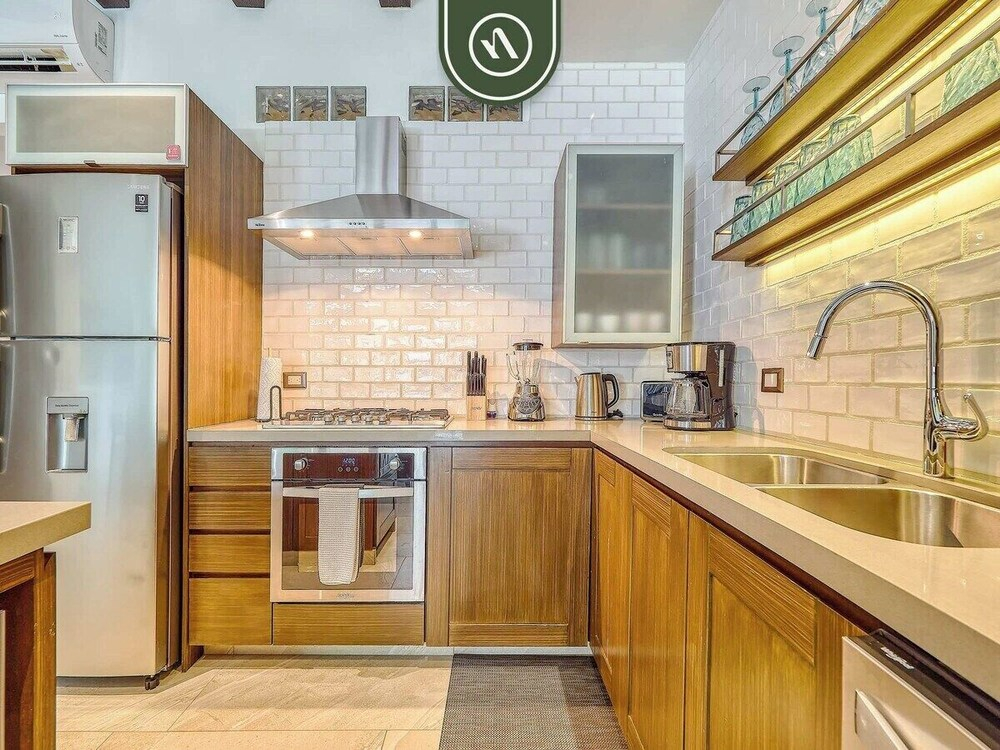 Luxury 2BR Condo in Romatic Zone - Rooftop Pool
