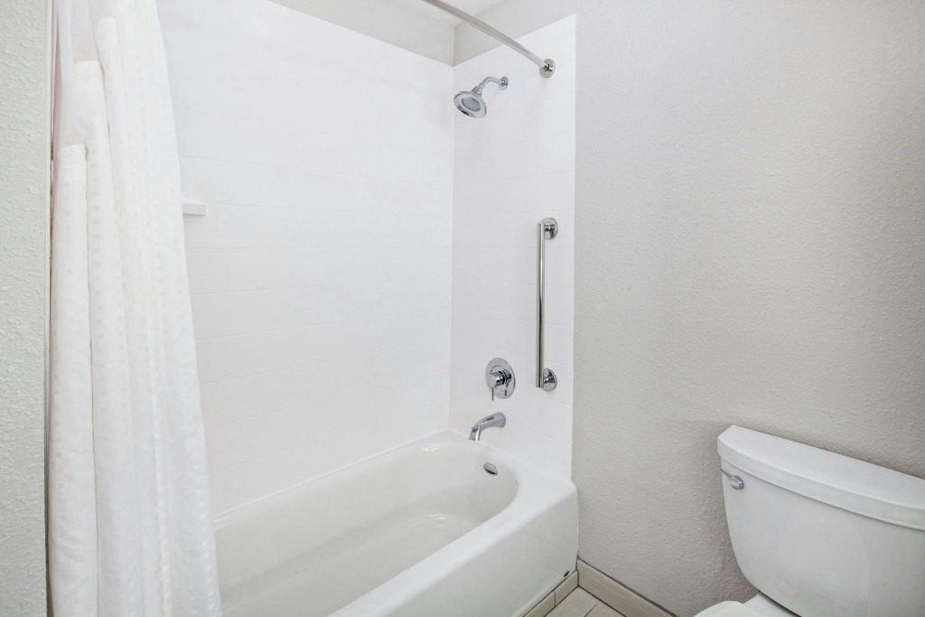 Holiday Inn Express & Suites Clovis Fresno Area by IHG