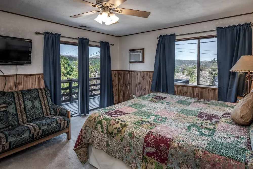 An Amazing View - Three Bedroom Cabin