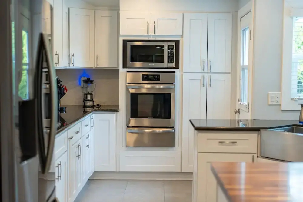 Upscale Upgraded Beautiful Spacious 3BR House in Encino Fully Renovated With Garage Very Large Fenced Yard Patio AT END OF Cul-de-sac p84