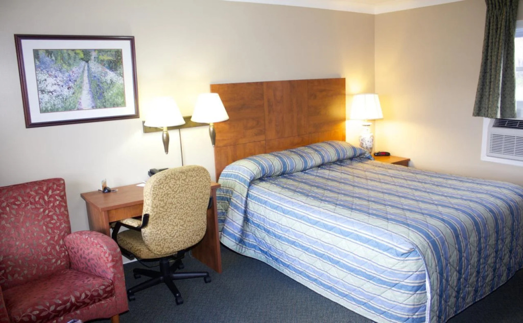 Moonlight Inn and Suites Sudbury