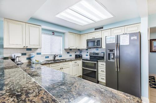 Shoreline Towers 3061