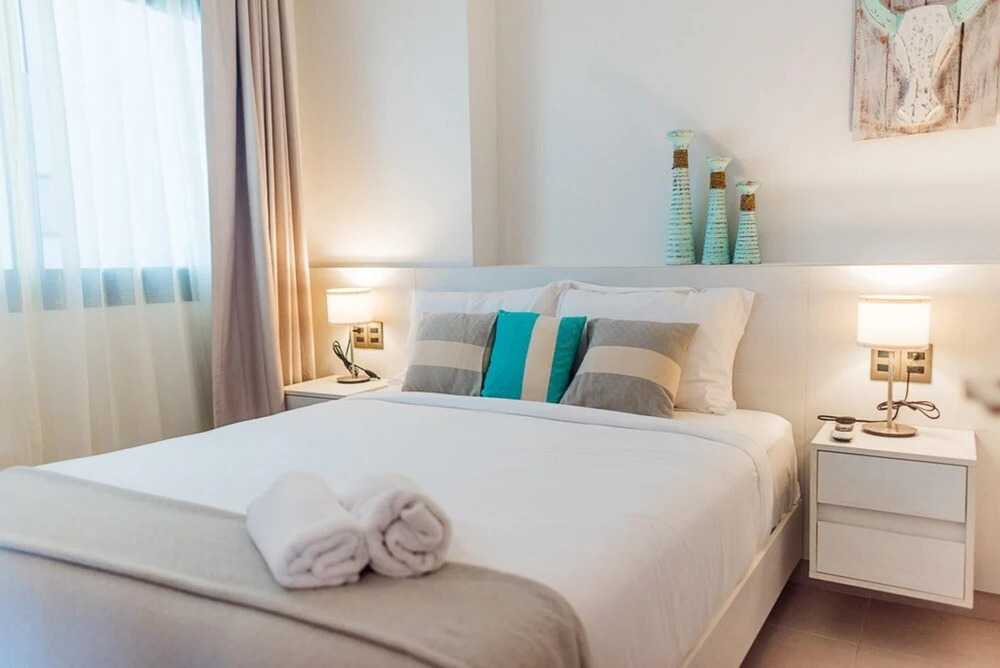 Beautiful apt Best Location Terrace With Pool Access