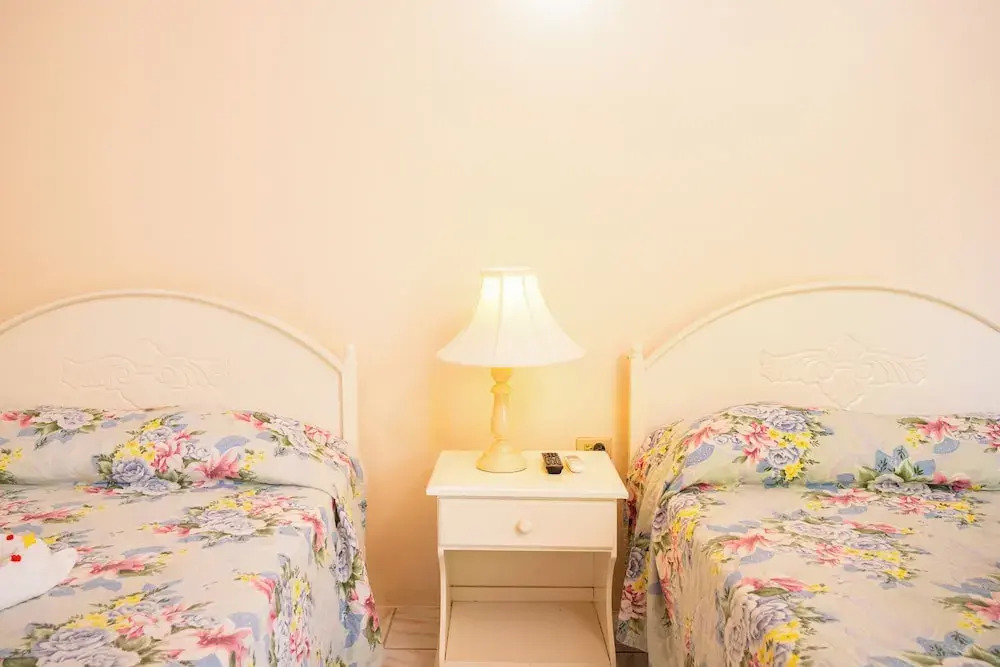 Shields Negril Villas