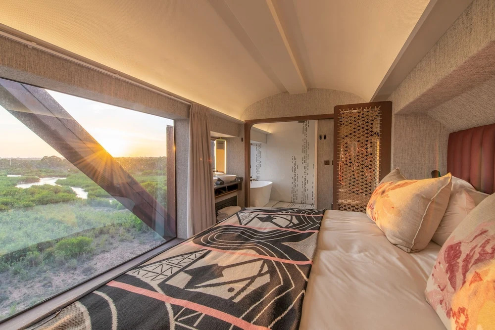 Kruger Shalati - Train on The Bridge & Garden Suites