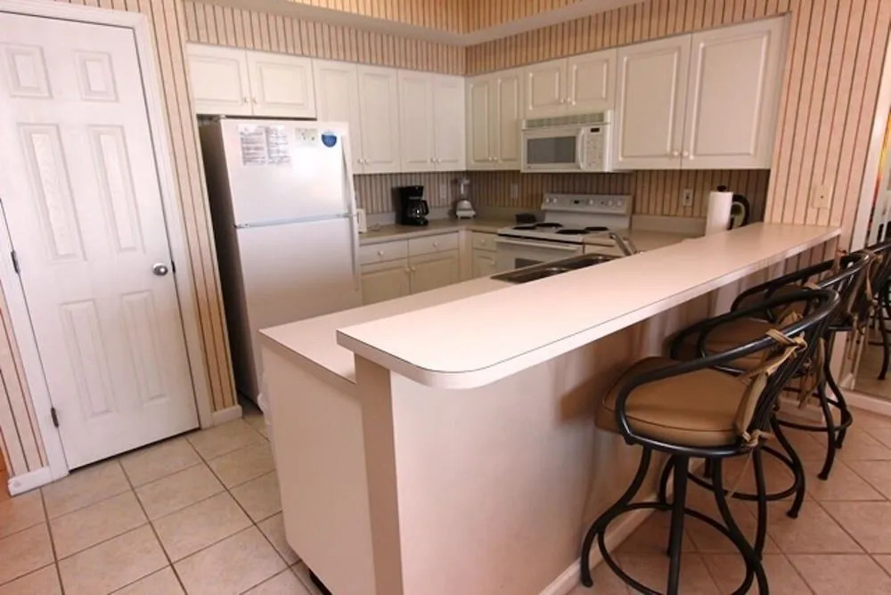 Majestic Sun 411B - 2 Br home by RedAwning
