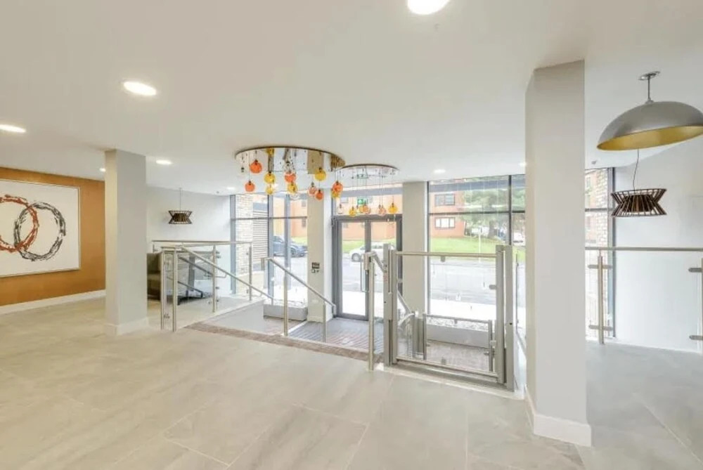 Luxury 1-bedroom Apartment With Free Parking