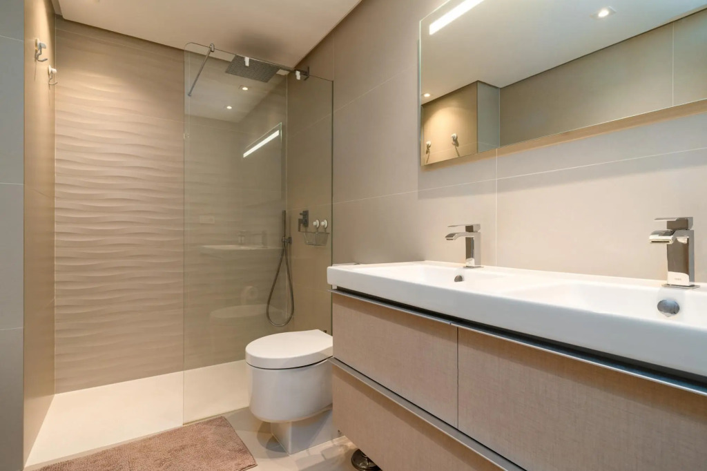 Luxury 3  bedroom Apartment with a Panoramic Sea V