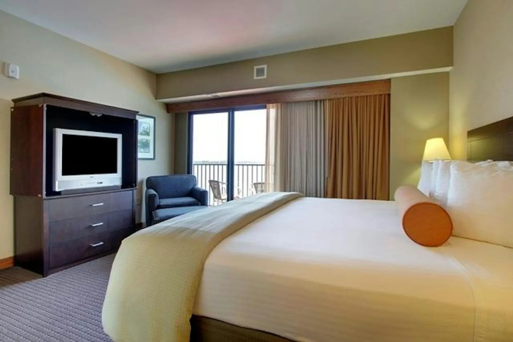 King's Pointe Waterpark Resort