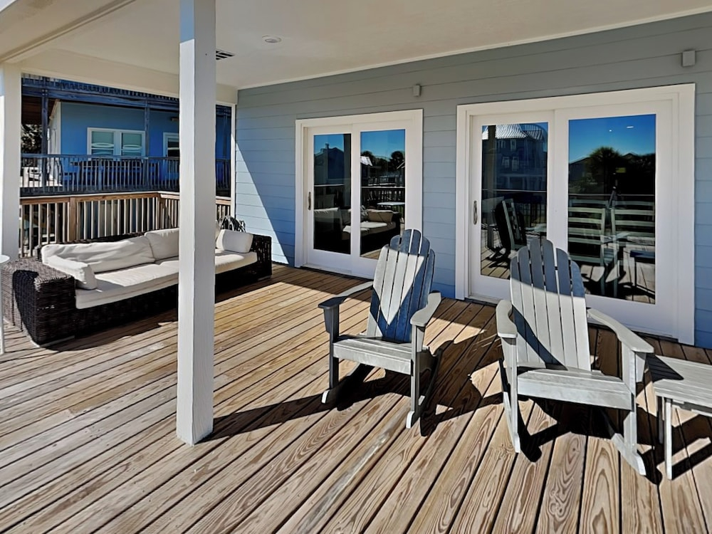 Papa's Paradise by Ryson Vacation Rentals