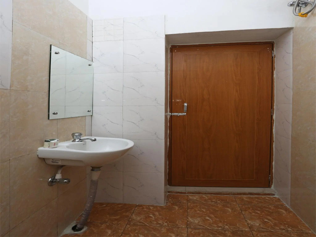 OYO 10508 Hanshika Residency