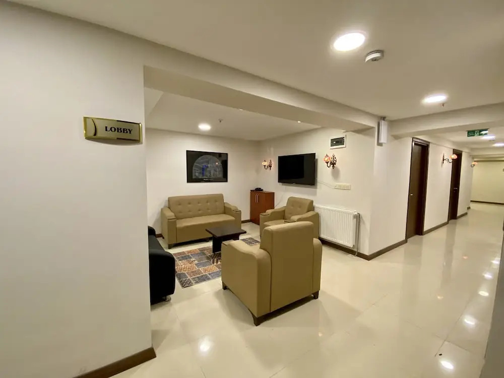 grand life hotel