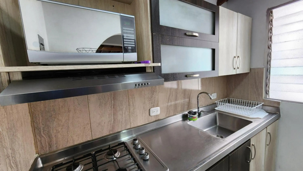 confortable apartamento en envigado muy central wifi de 300 megas