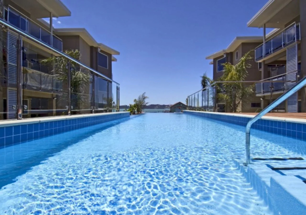 Edgewater Palms Apartments