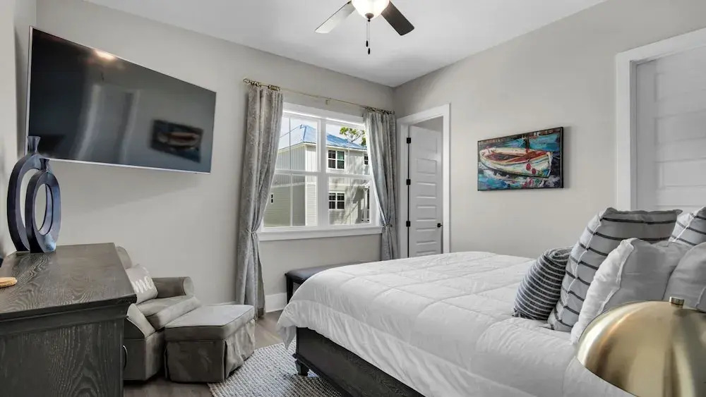 4BR Home With Deck & Grill Fun + Free Attraction Tickets!