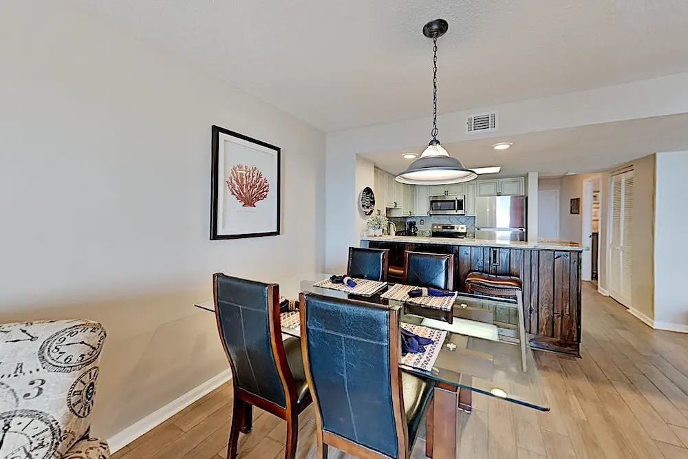 905smark 3 Bedroom Condo
