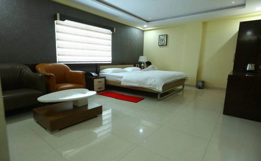 Hotel Swaraj Sarovar by OYO