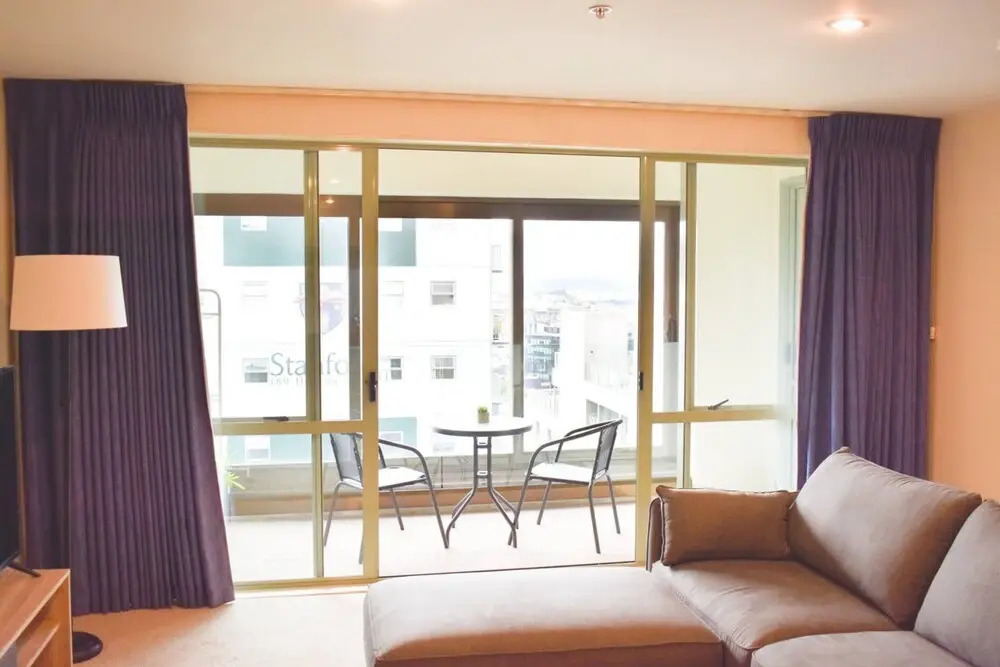 Stunning 2 Bed CBD Apartment 110m2 Two Carparks!