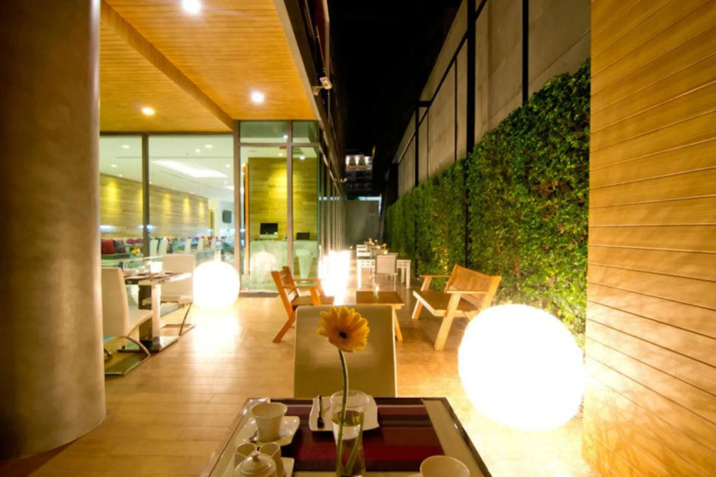 Seven Zea Chic Hotel