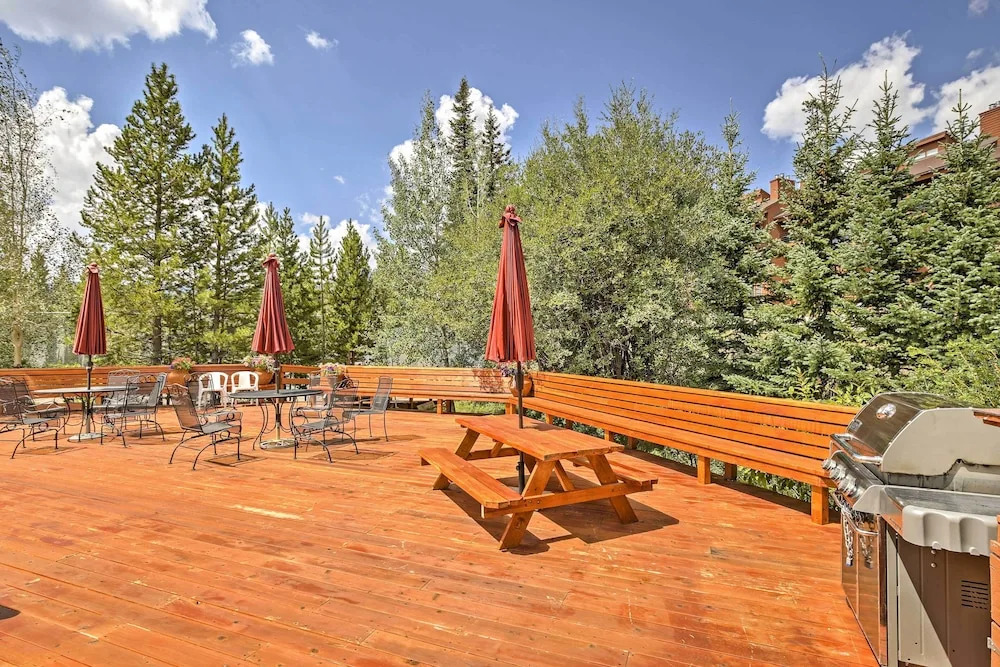 Silverthorne Condo: Patio, Mtn Views, Pool Access!