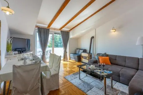 APARTMENTS VILLA BARE - Sea View & Private Parking