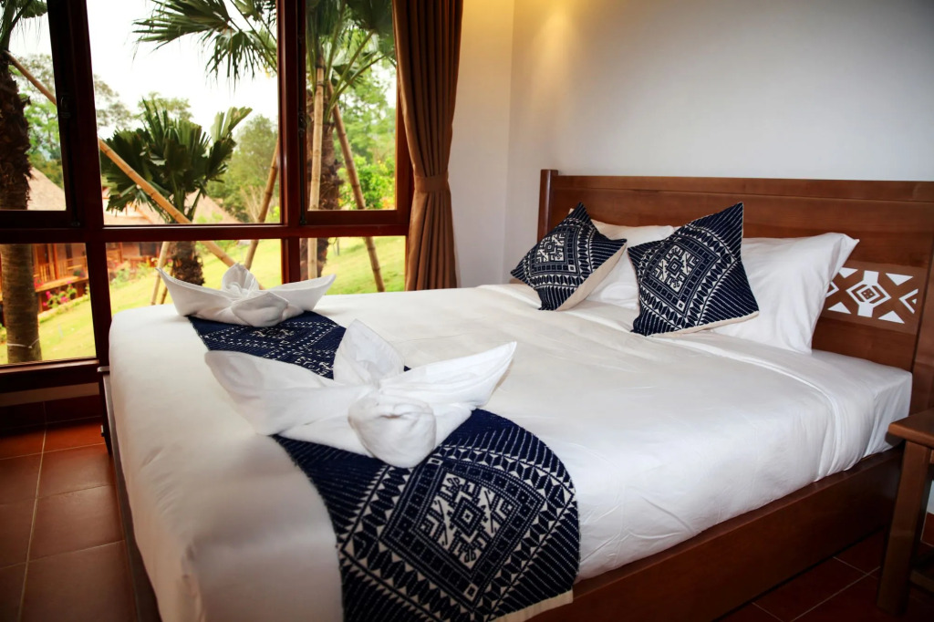 Mai Chau Hideaway Lake Resort