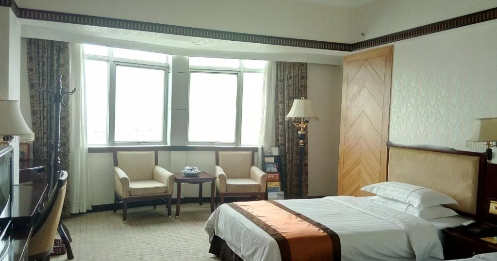 He Xing Hotel 