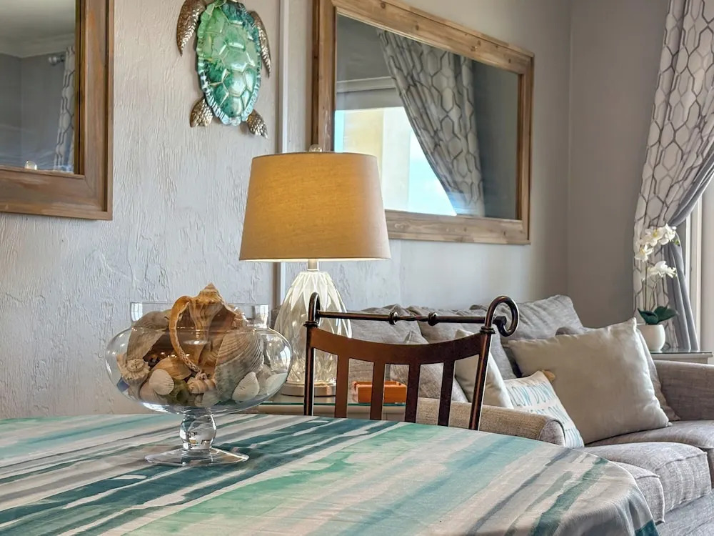 Oceanfront 1BR Condo Balcony Heated Pool Beach