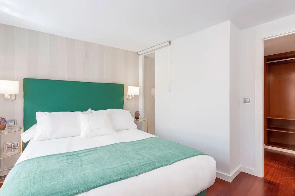 Cozy 2BD Duplex With Private Patio Plaza Nueva II Sevilla