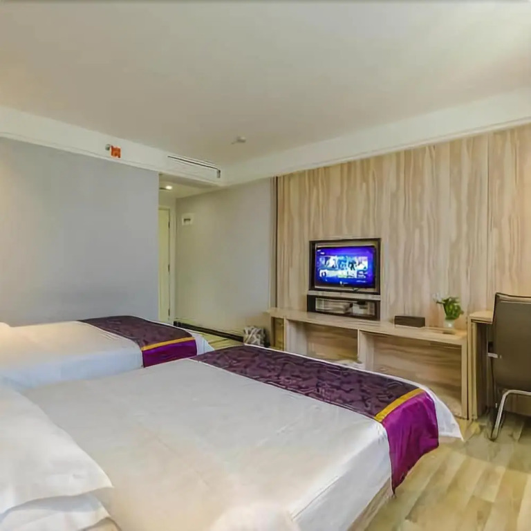 Super 8 Hotel