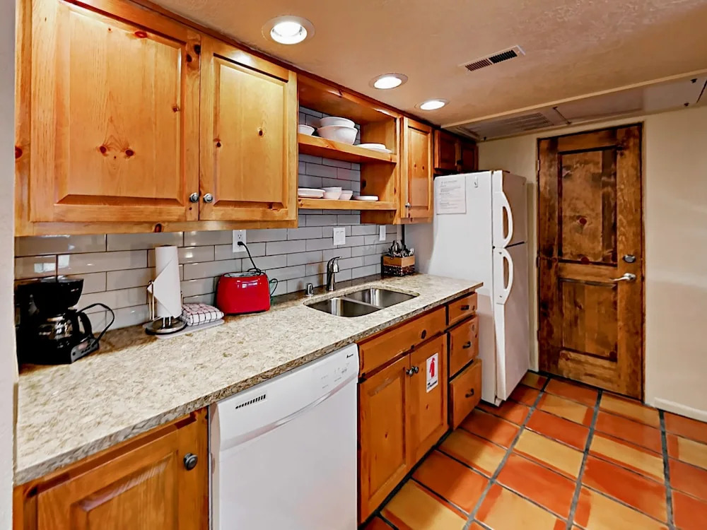 320 Artist Road Condo Unit 94 2 Bedrooms 2.5 Bathrooms Condo